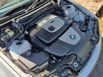 2005 BMW E46 320D — Engine Bay (photo 17)