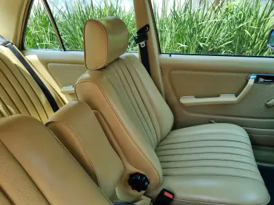 1985 Mercedes-Benz W123 230E (photo 13)