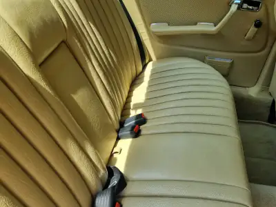 1985 Mercedes-Benz W123 230E (photo 16)